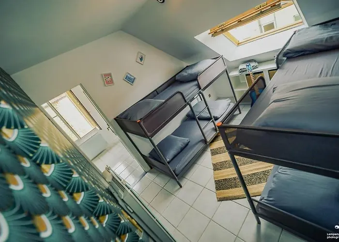 Maison Piscine Interieure Et Garage