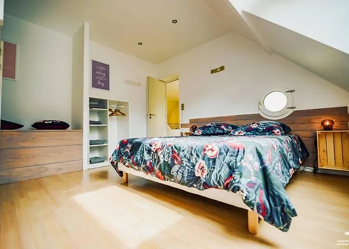 Maison Piscine Interieure Et Garage 别墅 *