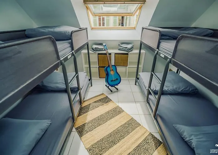 Maison Piscine Interieure Et Garage 别墅 *